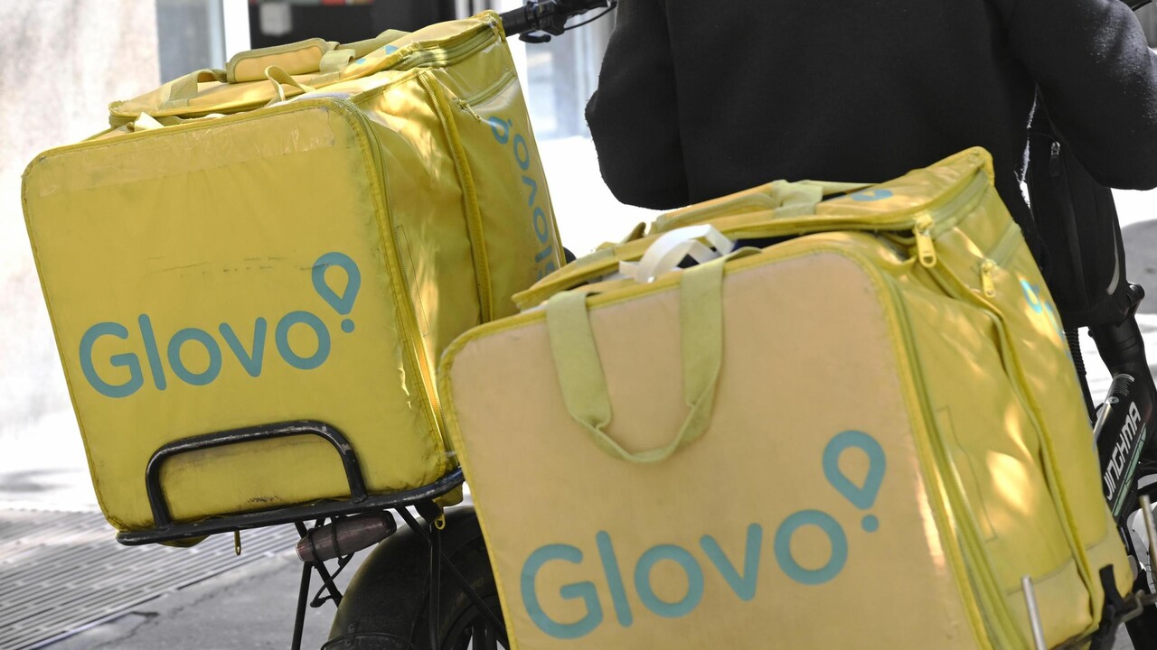 ‘I rider di Glovo ancora sottopagati’, per il pm vanno assunti